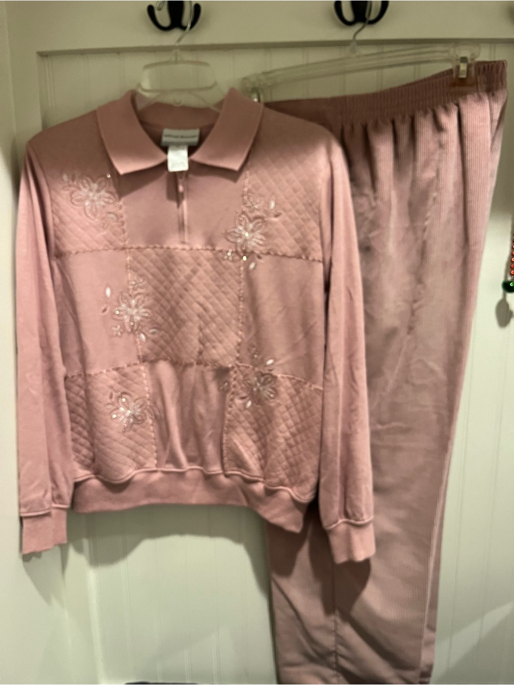 Women’s Alfred Dunner Pink Zip-Front Petite Top and matching pants 14P medium